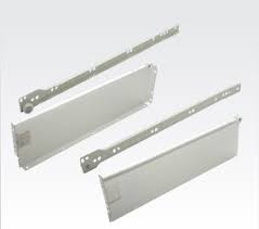  Art.8295-08 Guia 500x118 blanca metal box  