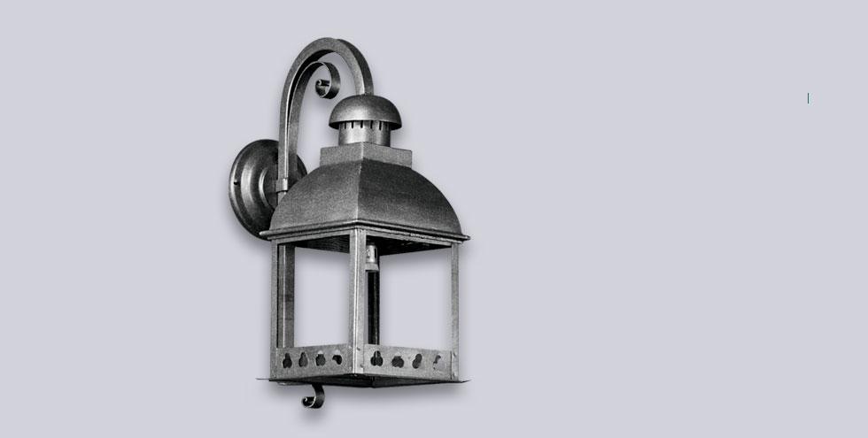 Art.7822   Farol 420x160x250 mm con mensula chico hierro